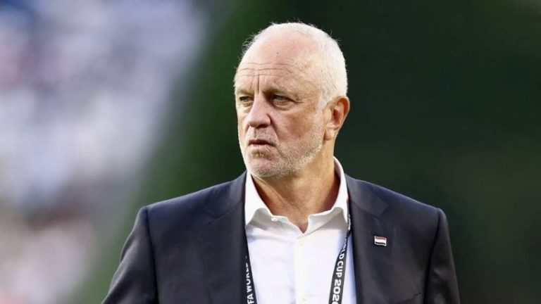 العراق يُعلّن استمرار جراهام أرنولد مديرًا فنيًا للمنتخب